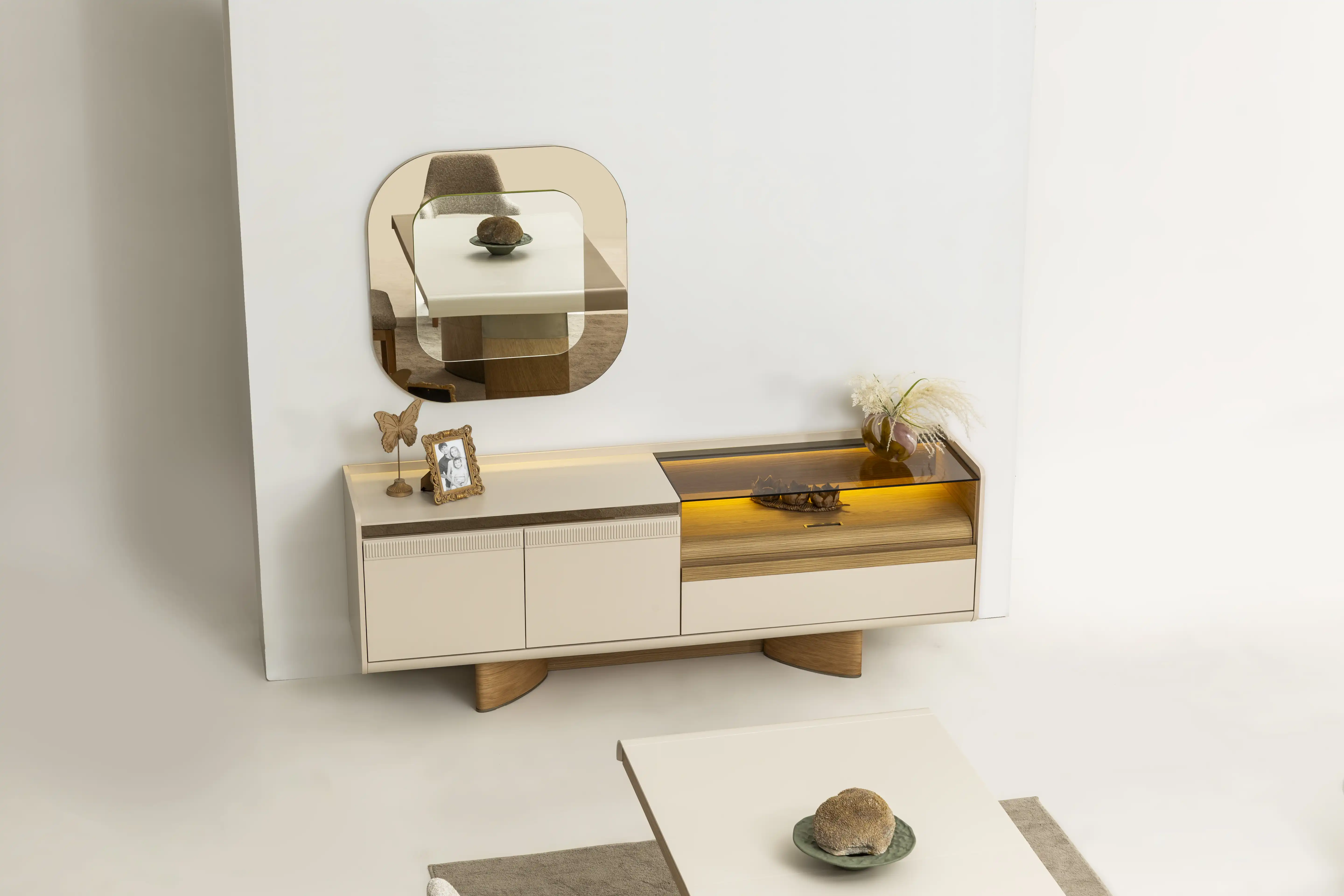 AURA YEMEK ODASI TAKIMI