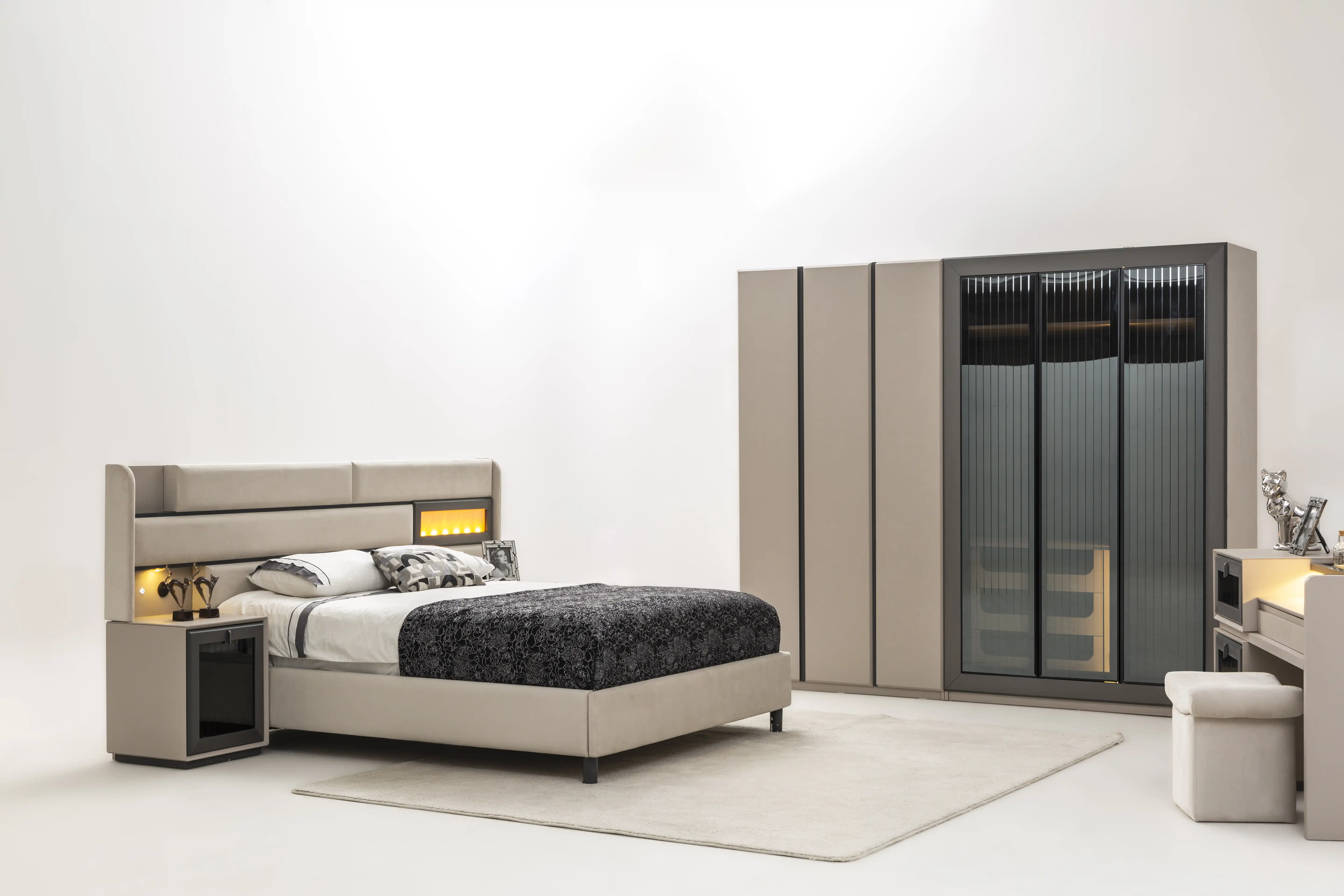 TESLA YATAK ODASI TAKIMI